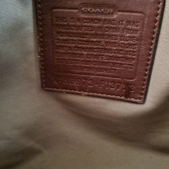 - Brown Coach Soho Pleated Large Leather Zip Tote F13732 - Picture 9 of 16